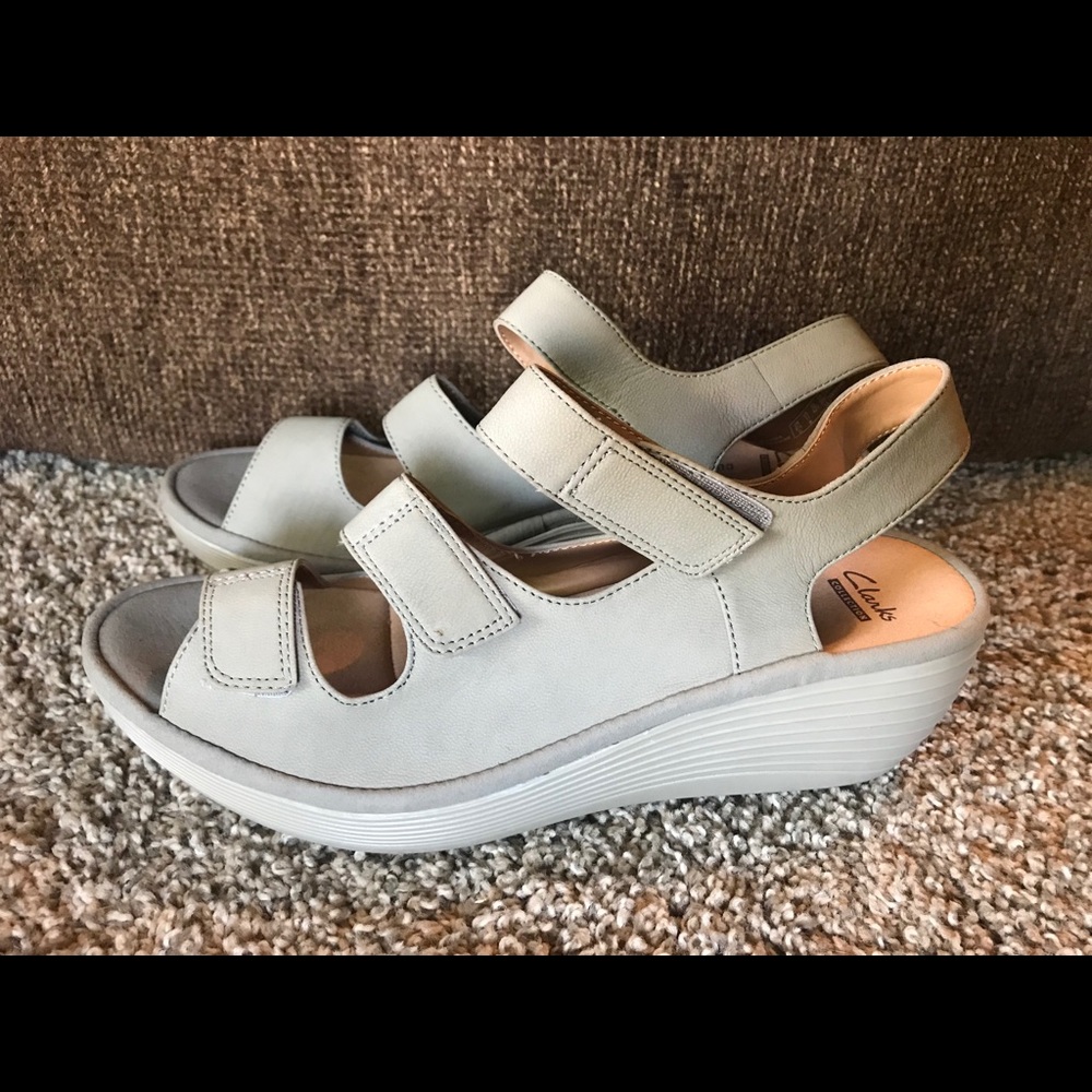 Clarks Collection Soft Cushion Light Grey Sandal